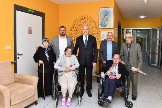 BAŞKAN ERDEM’DEN ANLAMLI ZİYARET.