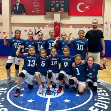 Belediye Mustafakemalpaşa spor U10 Kız Takımı Finale Yükseldi
