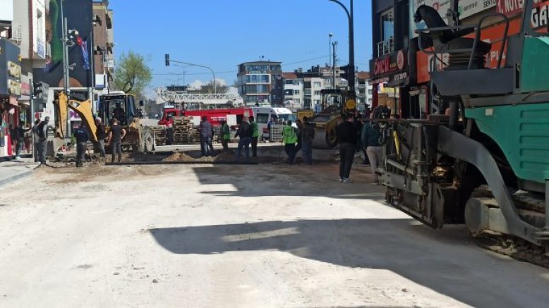 Bursa Caddesi’nde Asfaltlama Çalışmaları Başlıyor
