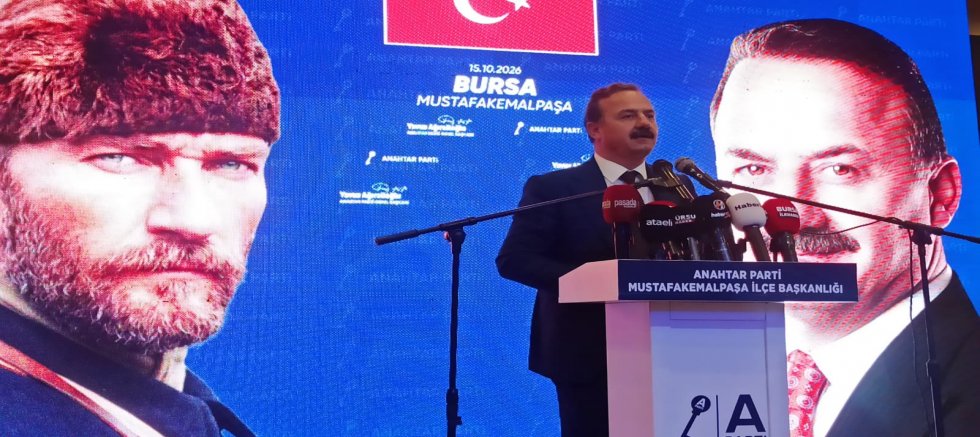 Ağıralioğlu Mustafakemalpaşa'da iktidara yüklendi: Tasarrufla geldiniz, israfla gidiyorsunuz