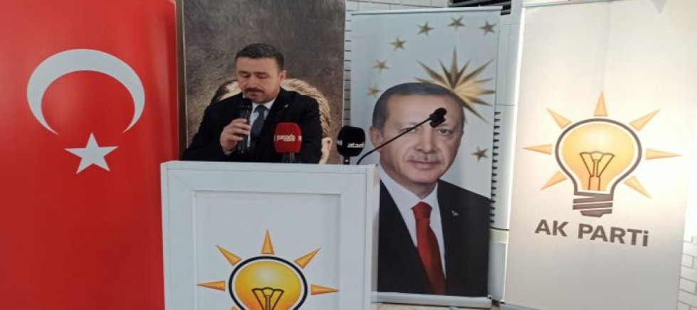 AK Parti’de 65. Danışma Meclisi: Rozet Orhan Borazan’a, teşekkür belgeleri muhtarlara