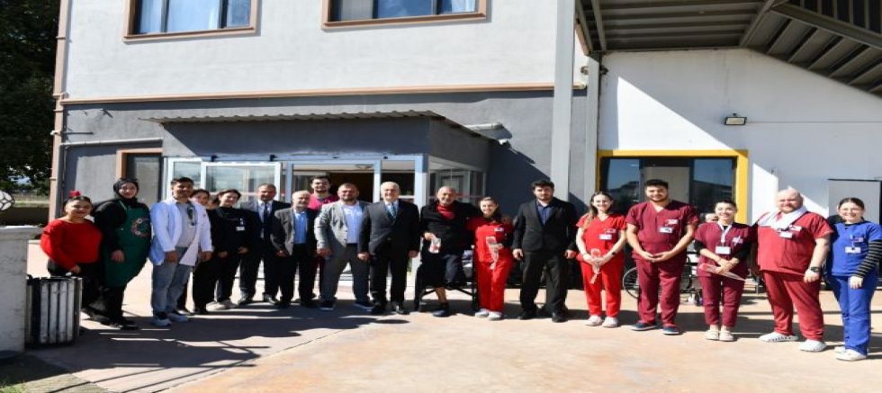 BAŞKAN ERDEM’DEN ANLAMLI ZİYARET.