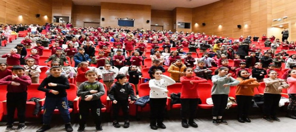 Belediyeden Ramazan’a Özel Hacivat-Karagöz Gösterisi