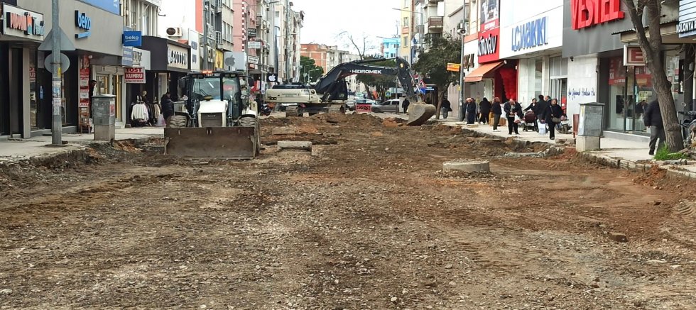 Bursa Caddesi’nde Üstyapı Çalışmaları Başladı.