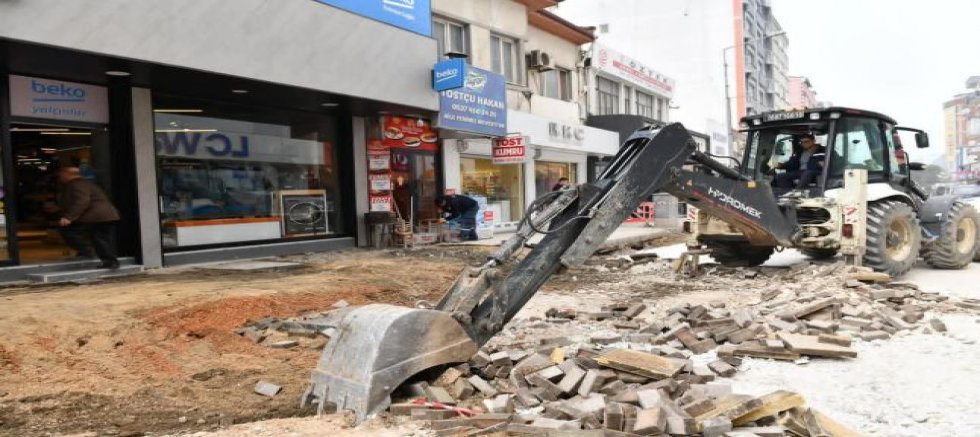 Bursa Caddesi’nde Üstyapı Çalışmaları Tüm Hızıyla Sürüyor