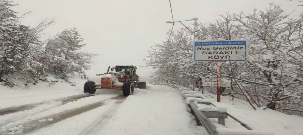 Bursa’da Kar Mesaisi: 12 Güzergâh Ulaşıma Açıldı.