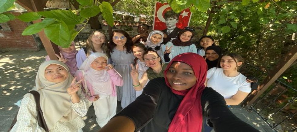 BURSA UNESCO DERNEĞİ SOKÜM MÜZESİ, TÜRK EL SANATLARINI YABANCI ÖĞRENCİLER ARACILIĞIYLA ULUSLARARASI ALANA TAŞIYOR