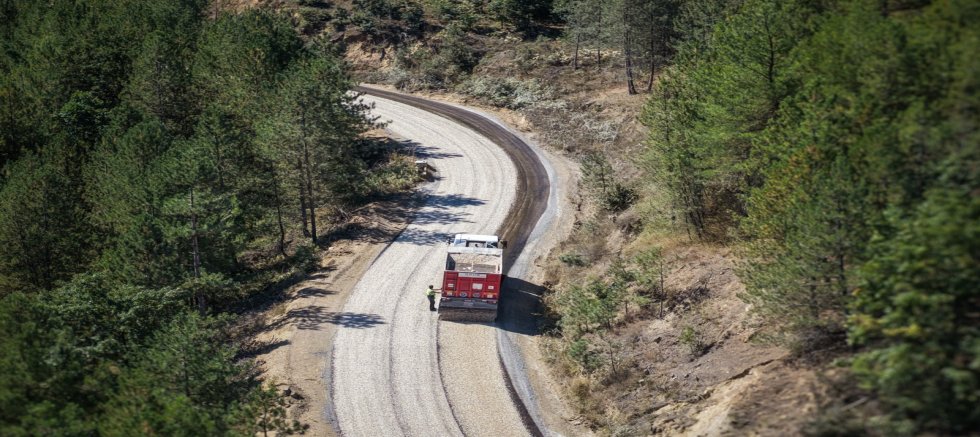 BÜYÜKŞEHİR, 3 İLÇEDE 50 KİLOMETRELİK YOLU YENİLEDİ