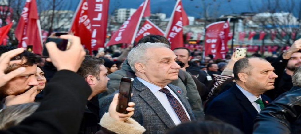 ERDEM, BOZBEY İÇİN MEYDANA İNDİ