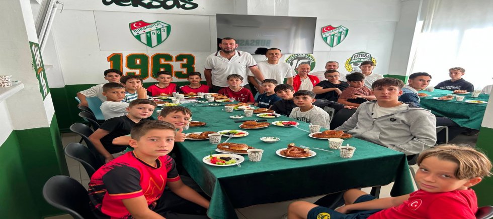 Genç futbolcular Bursaspor sevgisi etrafında buluştu