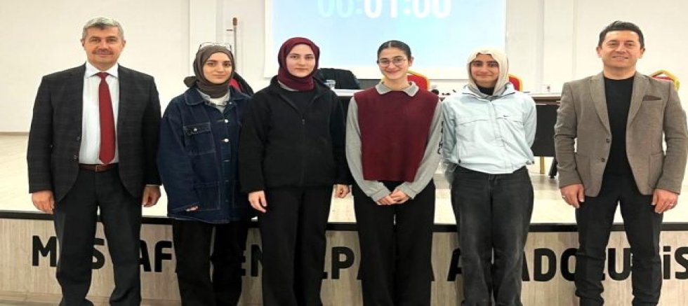 Liselerarası İstiklal Marşı Bilgi Yarışması Yapıldı