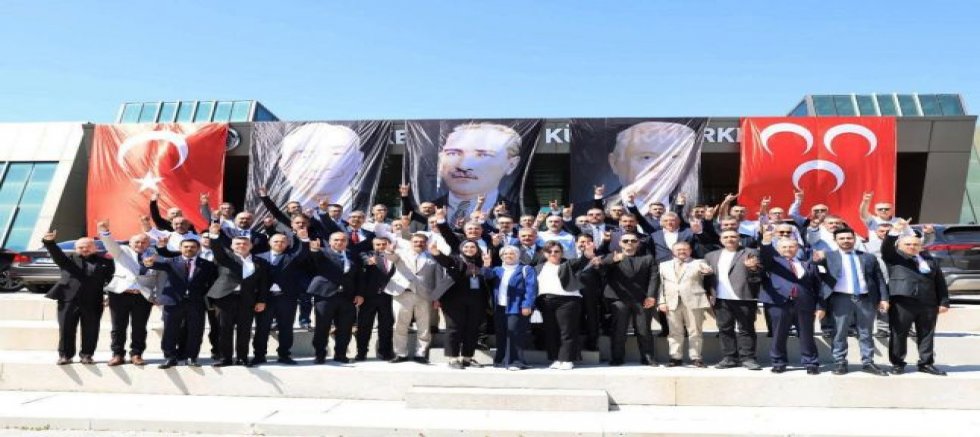 MHP Mustafakemalpaşa'da Yeni Dönem Görev Dağılımı Açıklandı