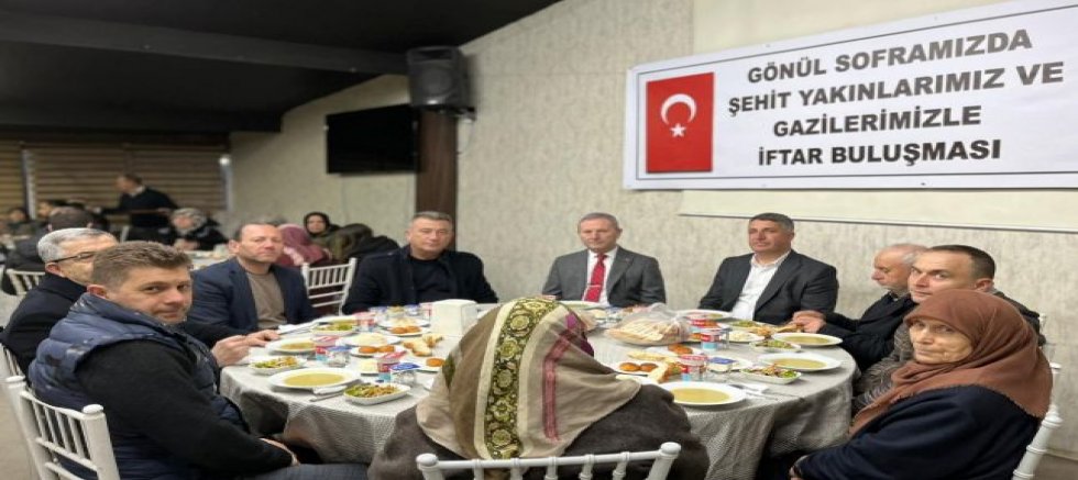 MHP Mustafakemalpaşa İlçe Başkanlığı’ndan Şehit Aileleri ve Gazilere İftar