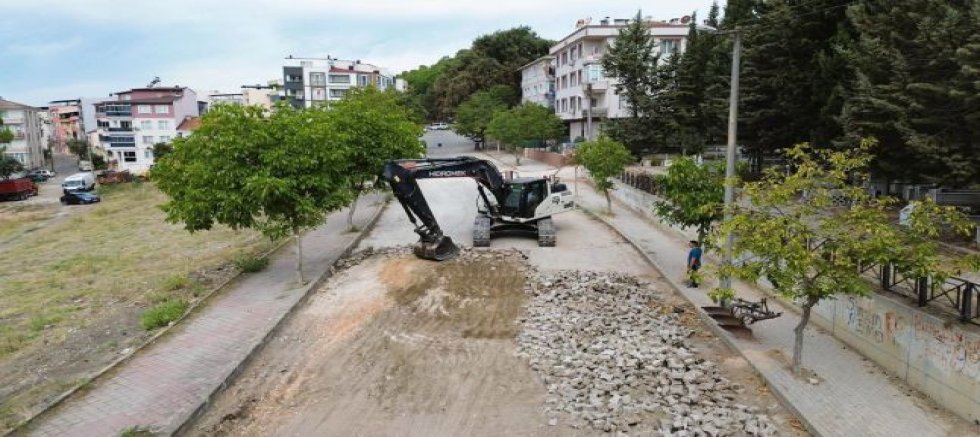 Mustafakemalpaşa’da 22 Mahallede Parke Yol ve Kaldırım Çalışmaları Başladı