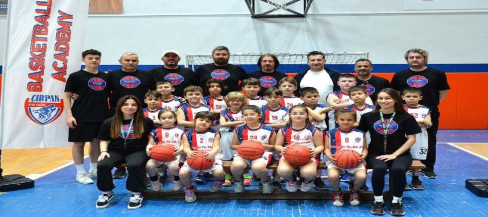 Mustafakemalpaşa’da Basketbol Atağı: ÇSK Altyapı Akademisi Faaliyete Başladı.