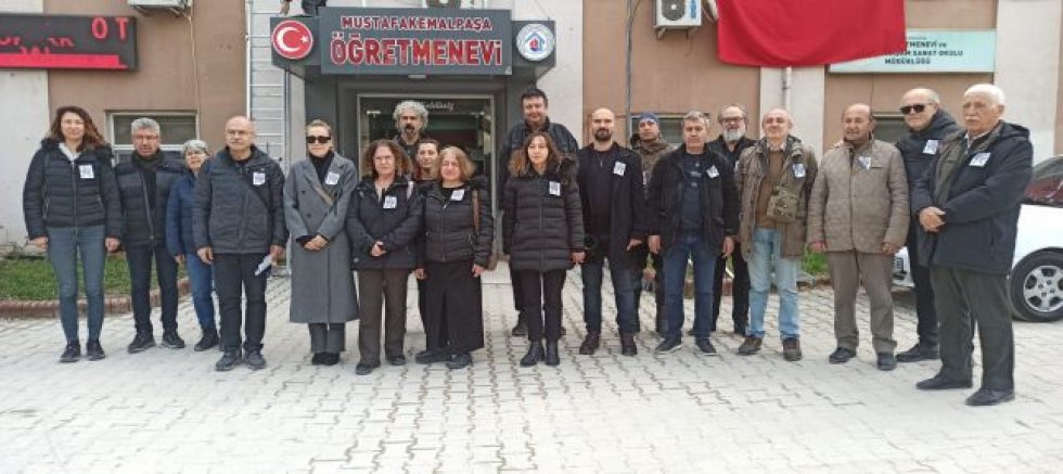 Mustafakemalpaşa’da Eğitim Sendikalarından ‘Okullarda Can Güvenliği’ Çağrısı