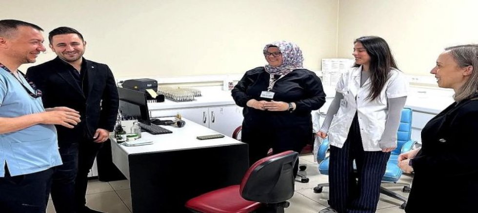 Mustafakemalpaşa Devlet Hastanesi’nde Laboratuvar Çalışanları Günü Kutlandı