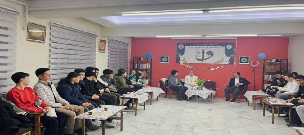 Mustafakemalpaşa İlçe Müftülüğü Diyanet Gençlik Merkezi’nde Ramazan Bereketi. 