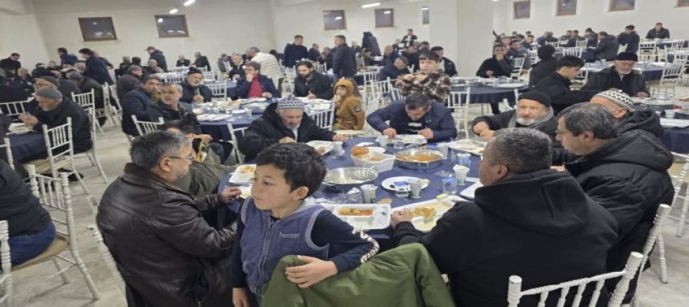 Mutlu Turgut, Karyağmaz’da İftar Sofrasında Vatandaşlarla Buluştu.