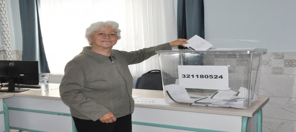 SANDIK SOYDAŞI BÖLDÜ