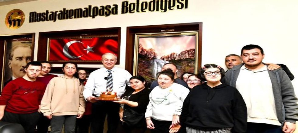 Şükrü Erdem’e Çifte Doğum Günü Sürprizi: