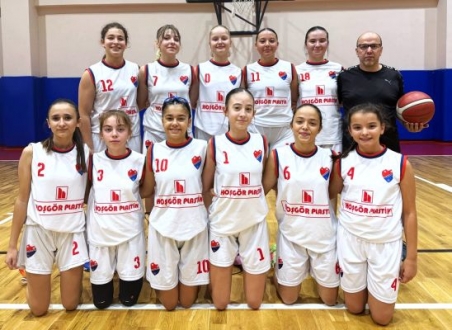 U14 KIZLAR SEZONA FARKLI GALİBİYETLE BAŞLADI! Belediye Mustafakemalpaşaspor (A) U14 Kız Basketbol Takımı, 2026-2027 sezonunun açılış maçında Oksijen Spor (B)’yi 81-37 mağlup ederek sezona galibiyetle başladı. PAŞA’NIN KIZLARINDAN 81 SAYILIK BAŞLANGIÇ Bele