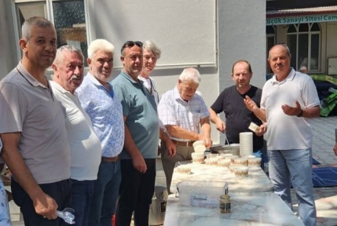 Madeni Eşya Sanatkârları Odası’ndan Aşure İkramı