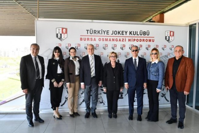 Mustafakemalpaşa Belediyesi Koşusu’nda Gurur Günü