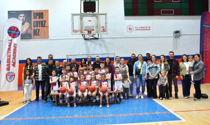 Mustafakemalpaşa’da Basketbol Atağı: ÇSK Altyapı Akademisi Faaliyete Başladı.