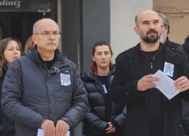 Mustafakemalpaşa’da Eğitim Sendikalarından ‘Okullarda Can Güvenliği’ Çağrısı