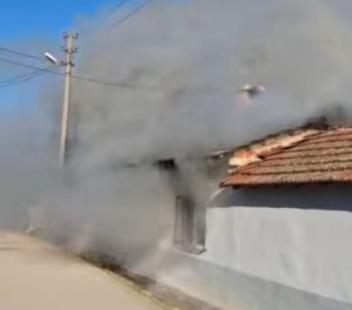 Mustafakemalpaşa Doğancı Mahallesi’nde Ev Yangını: Yaşlı Çiftin Evi Küle Döndü