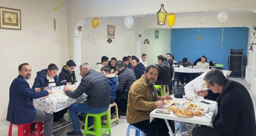 Mustafakemalpaşa İlçe Müftülüğü Diyanet Gençlik Merkezi’nde Ramazan Bereketi. 