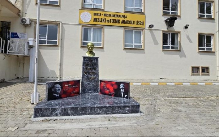 Mustafakemalpaşa MTAL’de Atatürk Büstü ve Bilim Sokağı Açıldı