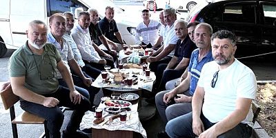 AK Parti Teşkilatı Mahalle Muhtarlarıyla Kahvaltıda Buluştu
