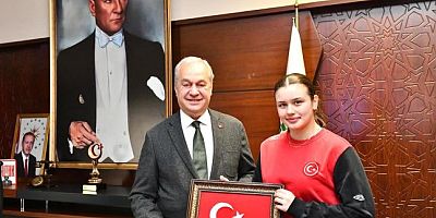 BELEDİYE GÜREŞÇİSİ BALKAN ŞAMPİYONU