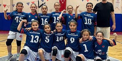 Belediye Mustafakemalpaşa spor U10 Kız Takımı Finale Yükseldi