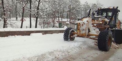 Bursa’da Kar Mesaisi: 12 Güzergâh Ulaşıma Açıldı.