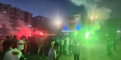 BURSASPOR MEŞALEYİ YAKTI!