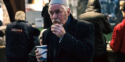 BÜYÜKŞEHİR’DEN VATANDAŞA SICAK ÇORBA İKRAMI