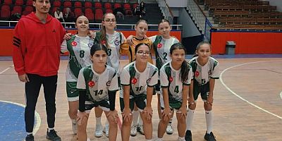 Güllüce’nin Kızları Bursa İkincisi Oldu, Hedef Türkiye Finalleri!