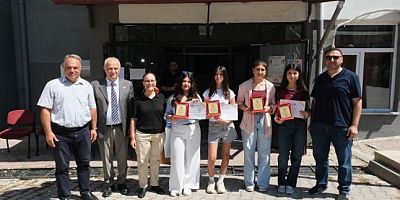 Mustafakemalpaşa’da 16 Bin Öğrenci Karne Heyecanı Yaşadı