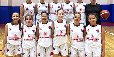 U14 KIZLAR SEZONA FARKLI GALİBİYETLE BAŞLADI! Belediye Mustafakemalpaşaspor (A) U14 Kız Basketbol Takımı, 2026-2027 sezonunun açılış maçında Oksijen Spor (B)’yi 81-37 mağlup ederek sezona galibiyetle başladı. PAŞA’NIN KIZLARINDAN 81 SAYILIK BAŞLANGIÇ Bele