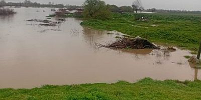 Yağış Çiftçiyi Sevindirdi, Ova ve Çeltikçi’de Taşkın Alarmı